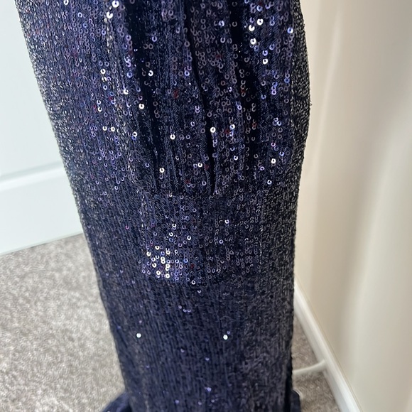 Sequined Mermaid V Neck Long Slit Sleeve - Picture 7 of 13